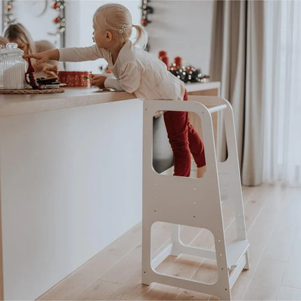 Montessori Toranj KINDER HOME, edukativna stolica sa crnom tablom i podesivom visinom, bela, za djecu od 1-4 godine